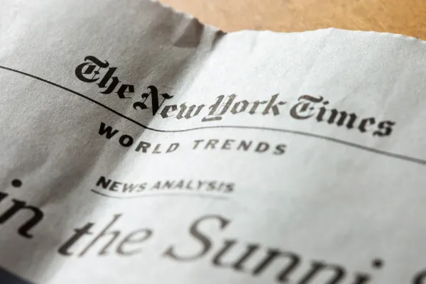 The New York Times y Amazon llegan a un acuerdo histórico para licenciar contenido editorial en IA